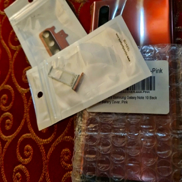 Samsung Galaxy note10 and lots of accessories - Picture 5 of 7